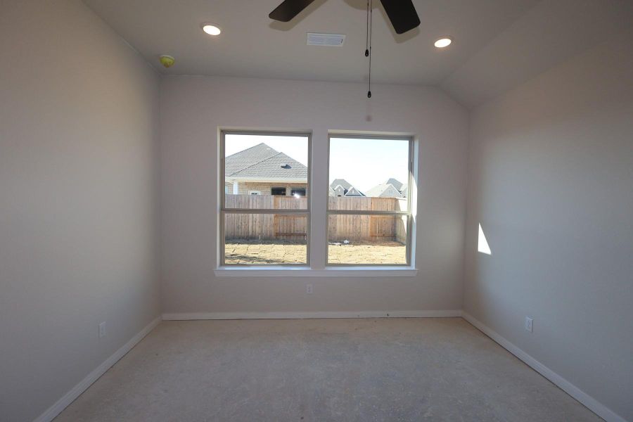 Spacious, unfurnished interior of a new home in Meridiana 45' Homesites, Manvel (Image 6).