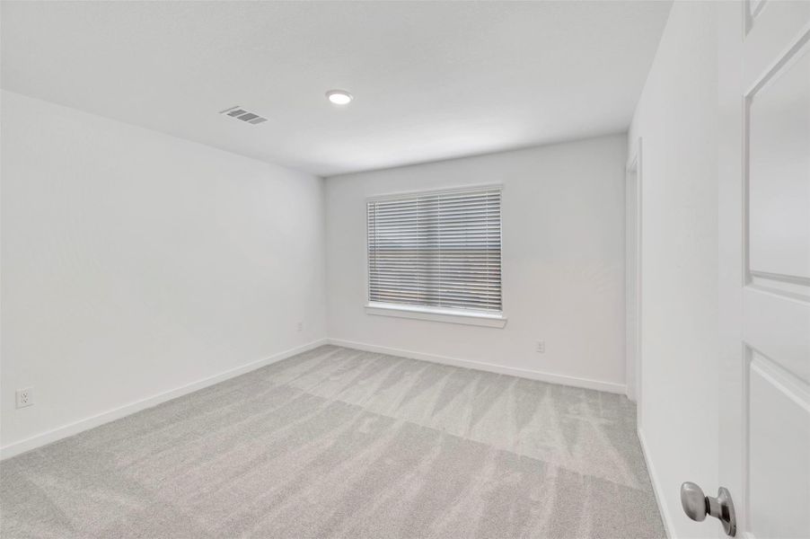 Spacious, unfurnished interior of a new home in Summerview, Fulshear (Image 31).