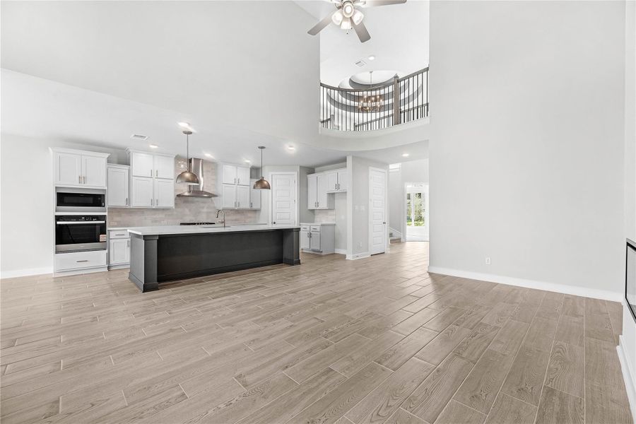 Representative image. Features, specifications, selections and colors may vary. Representative image. Features, specifications, selections and colors may vary.