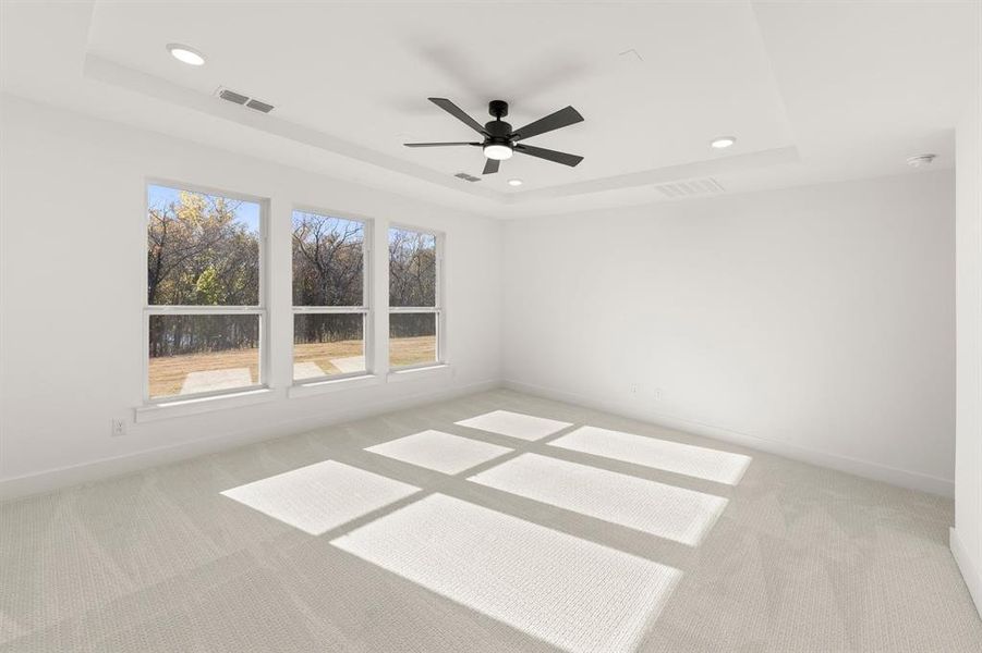 Spacious, unfurnished interior of a new home in Valencia on The Lake, Little Elm (Image 17).