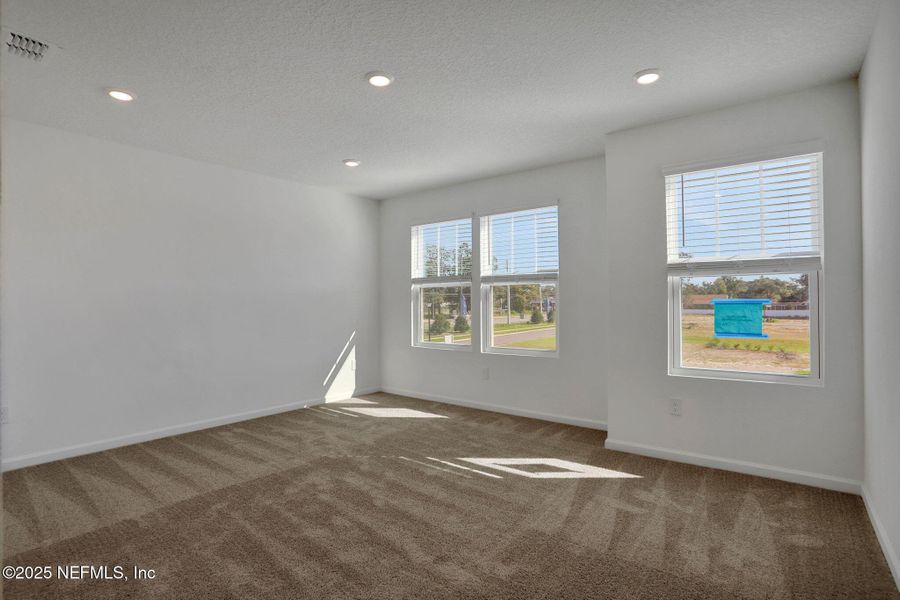 Spacious, unfurnished interior of a new home in , Jacksonville (Image 23).