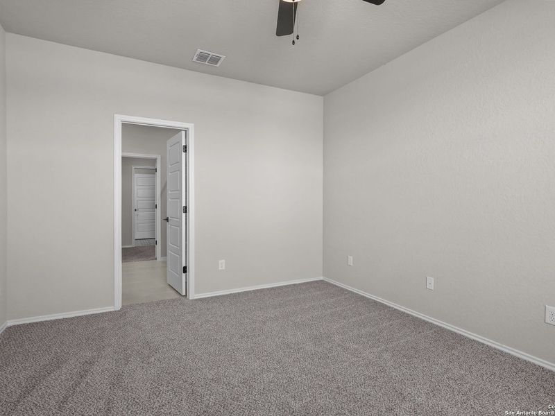 Spacious, unfurnished interior of a new home in Applewhite Meadows, San Antonio (Image 21).