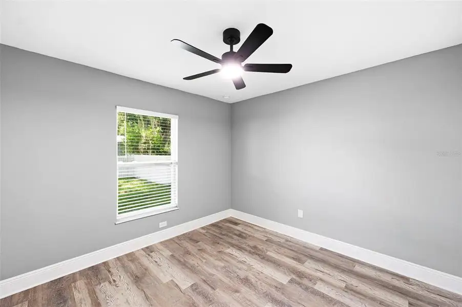 Spacious, unfurnished interior of a new home in , Plant City (Image 30).