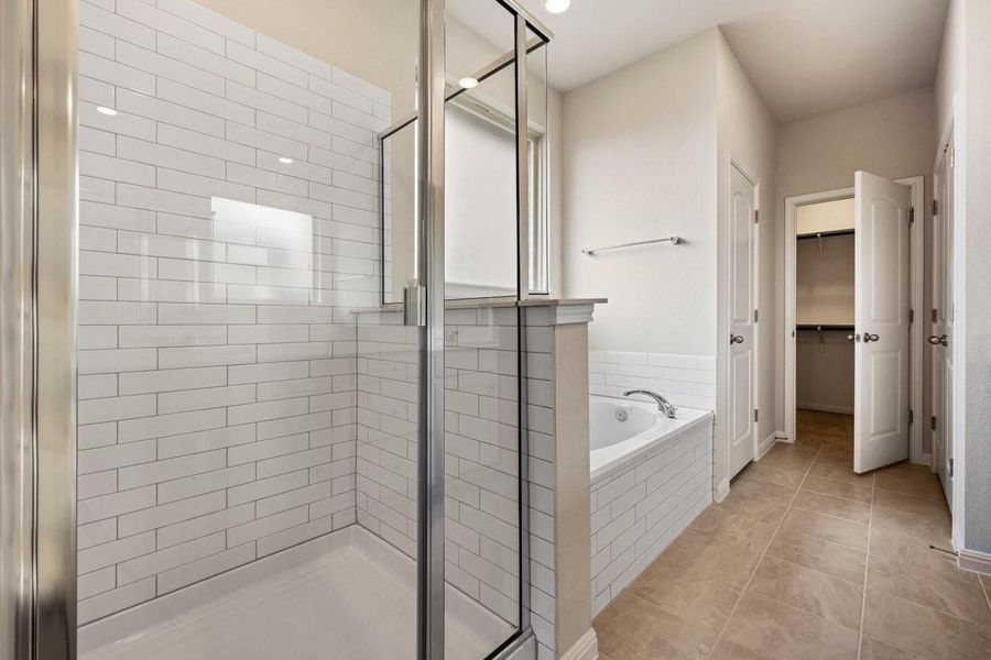 Photos are representative images and renderings for illustrative purposes only. Actual structural options and design images of the home may vary.