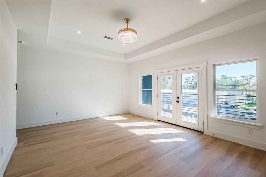 Spacious, unfurnished interior of a new home in , Houston (Image 17).