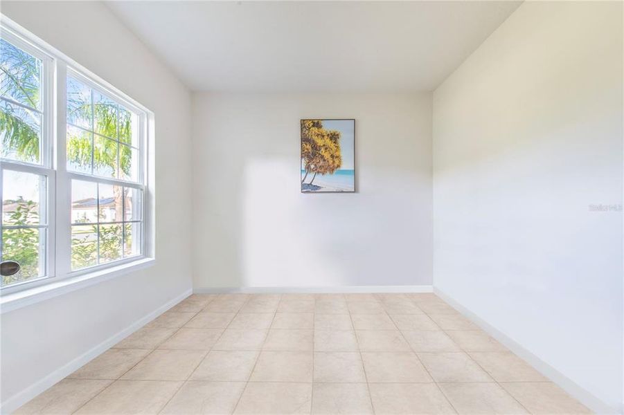 Spacious, unfurnished interior of a new home in , Winter Haven (Image 18).