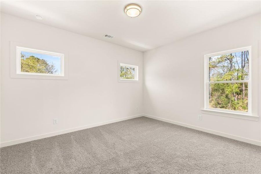 Spacious, unfurnished interior of a new home in , Gainesville (Image 26).