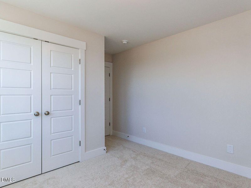 025-1280x960-bedroom