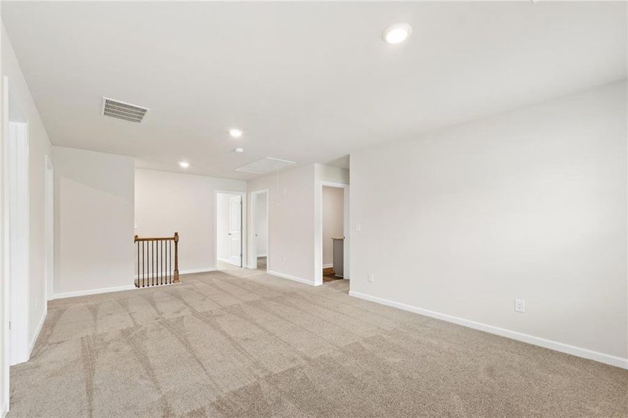 Spacious, unfurnished interior of a new home in The Woodlands Preserve, Jackson (Image 21).