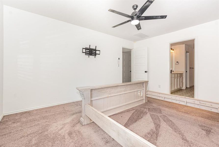 Spacious, unfurnished interior of a new home in , Royse City (Image 32).