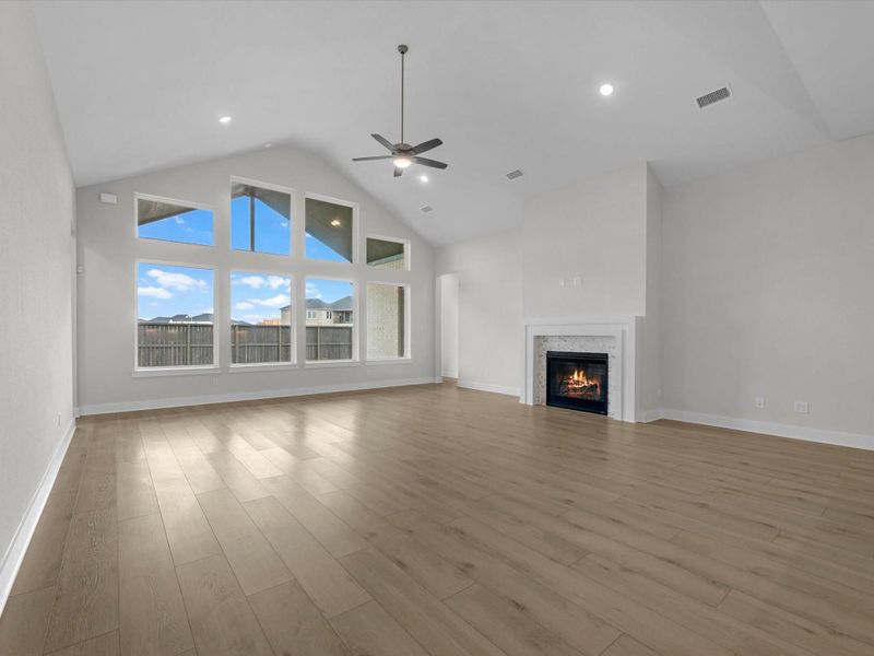 Spacious, unfurnished interior of a new home in Harvest Green, Richmond (Image 18).