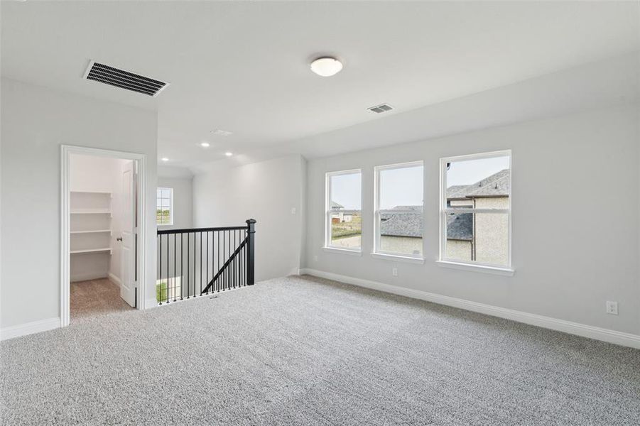 Spacious, unfurnished interior of a new home in Bellagio, Forney (Image 25).