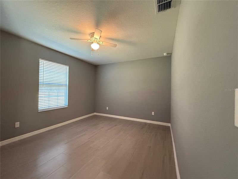 Spacious, unfurnished interior of a new home in , Dunnellon (Image 6).