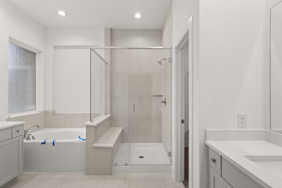 Furnished interior view inside a new home in Riceland, Mont Belvieu (Image 8).