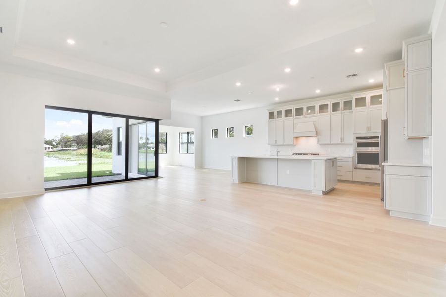 Spacious, unfurnished interior of a new home in Greyhawk Landing, Lake Worth (Image 41).