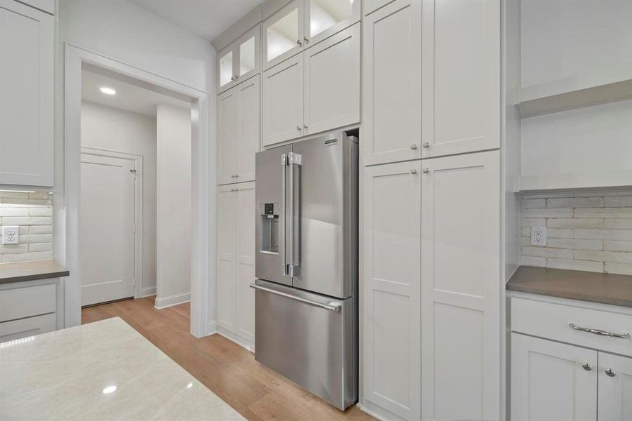 Furnished interior view inside a new home in , Tyler (Image 11).
