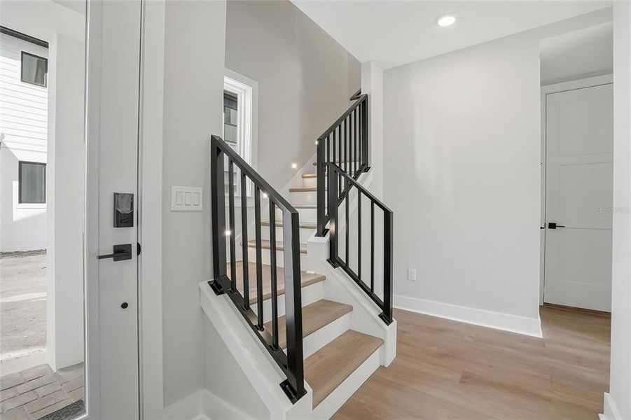 Spacious, unfurnished interior of a new home in , St. Petersburg (Image 24).