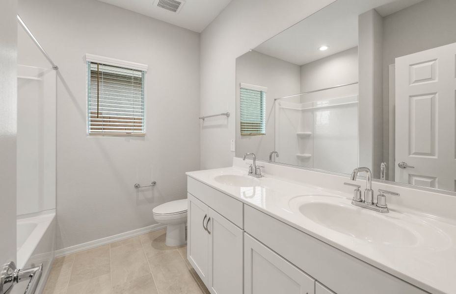 Furnished interior view inside a new home in El Cidro, Goodyear (Image 7).
