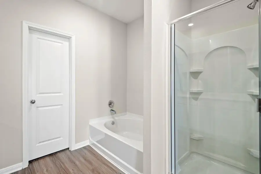 Furnished interior view inside a new home in Sweetwater Ridge, Conroe (Image 7).