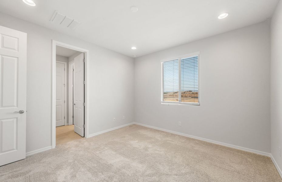 Spacious, unfurnished interior of a new home in Visara, Surprise (Image 34).