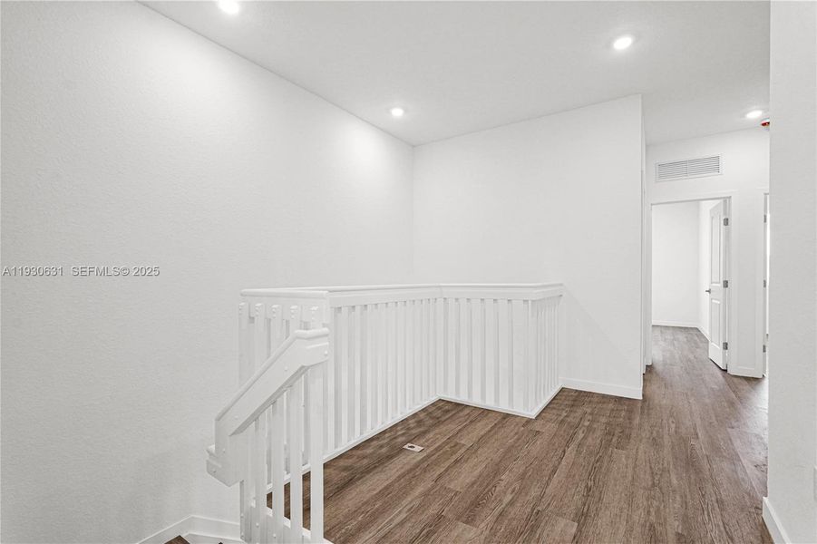 Spacious, unfurnished interior of a new home in , Miami (Image 35).