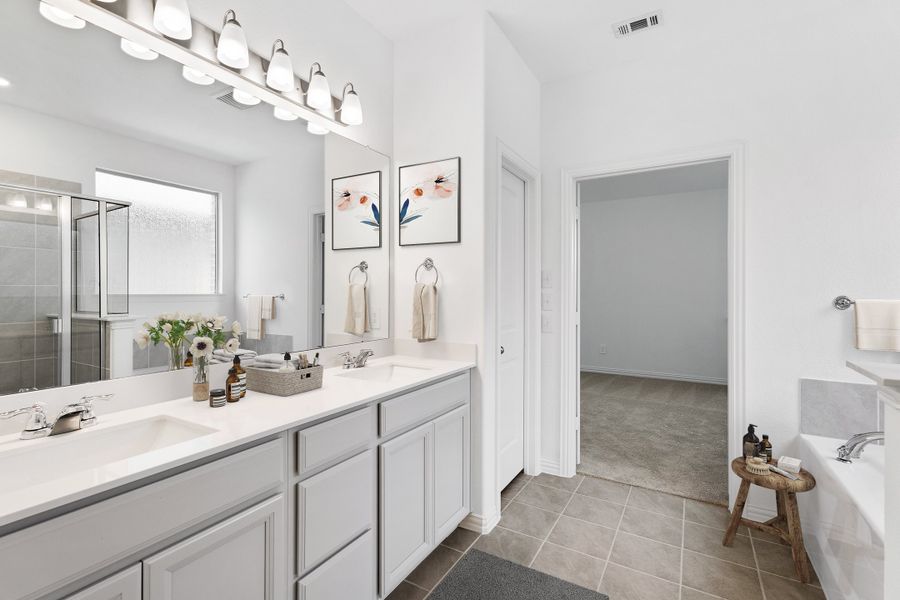 Representative furnished interior of a home built from the Berkshire by Beazer Homes in Verandah, Royse City (Image 10).