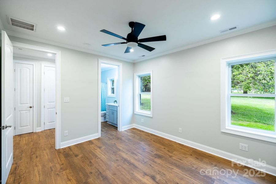 Spacious, unfurnished interior of a new home in , Sparta (Image 18).