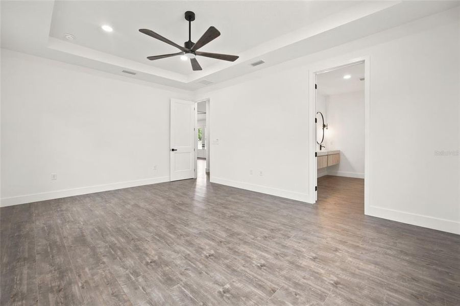 Spacious, unfurnished interior of a new home in , Dunnellon (Image 20). Spacious, unfurnished interior of a new home in , Dunnellon (Image 20).