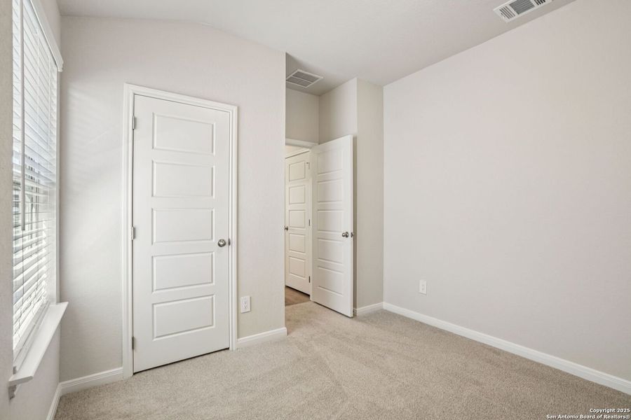 Spacious, unfurnished interior of a new home in Kallison Ranch, San Antonio (Image 15).