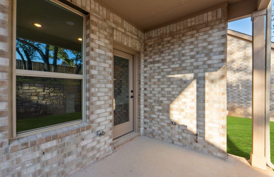 Exterior details and patio area of a home in Crescent Bluff, Georgetown (Image 24). Exterior details and patio area of a home in Crescent Bluff, Georgetown (Image 24).