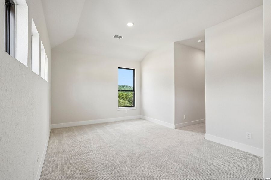 Spacious, unfurnished interior of a new home in Verandas at the Rim, San Antonio (Image 27). Spacious, unfurnished interior of a new home in Verandas at the Rim, San Antonio (Image 27).