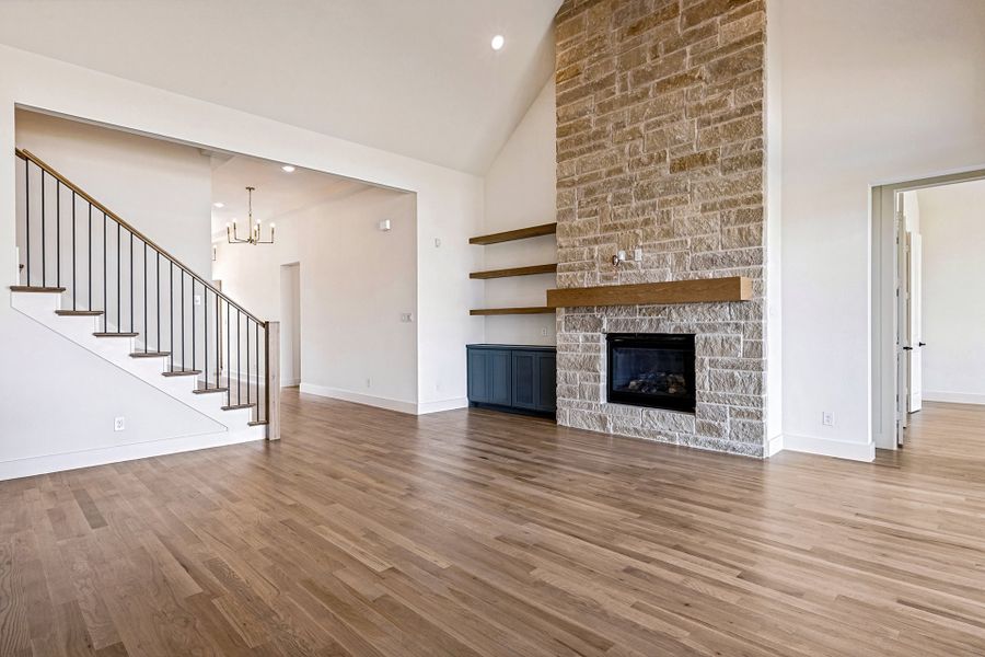 Spacious, unfurnished interior of a new home in Hilltop Ranch, Leander (Image 20).