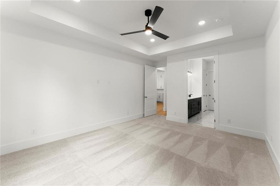 Spacious, unfurnished interior of a new home in Hillgrove Preserve, Powder Springs (Image 49).