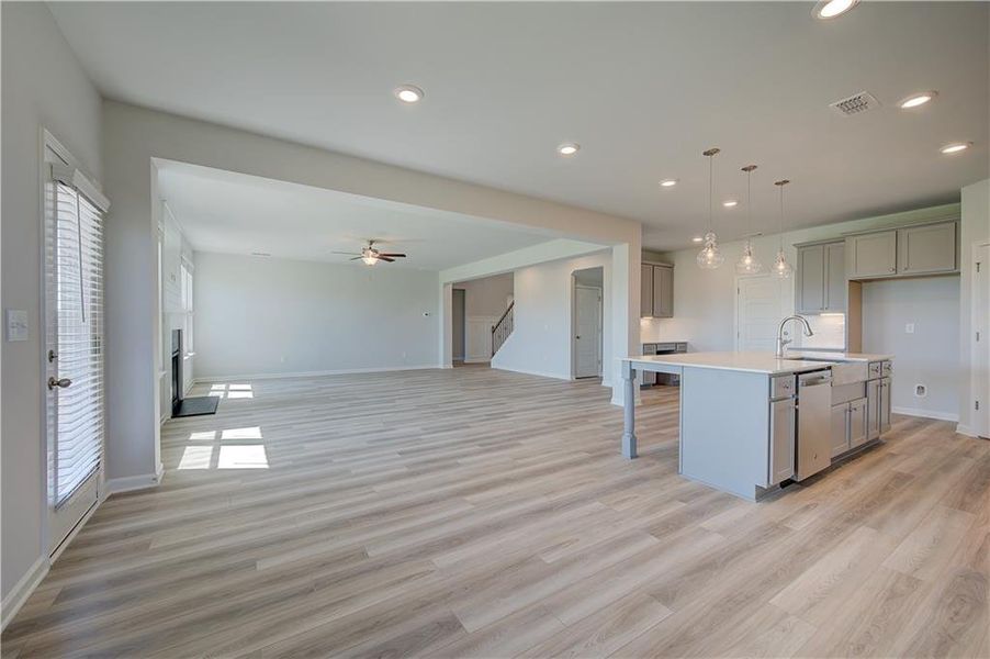 Spacious, unfurnished interior of a new home in Grandview at Millers Mill, Stockbridge (Image 15).