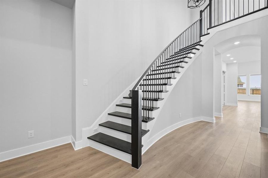Spacious, unfurnished interior of a new home in Cambridge Crossing, Celina (Image 18).