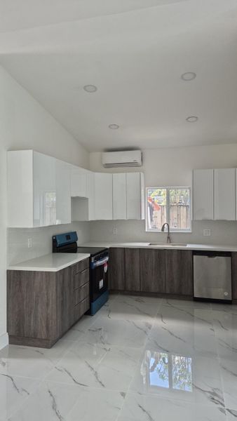 2-32aee172-dca9-45ef-b199-20174b5b2c04