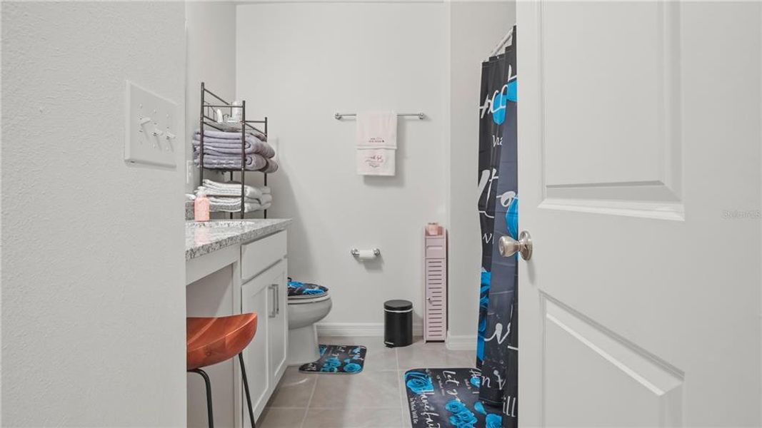 Furnished interior view inside a new home in , Auburndale (Image 9).