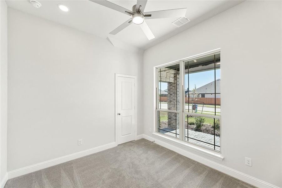 Spacious, unfurnished interior of a new home in Sunrise at Garden Valley, Waxahachie (Image 30). Spacious, unfurnished interior of a new home in Sunrise at Garden Valley, Waxahachie (Image 30).