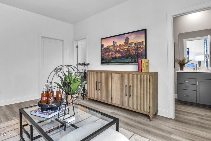 P_RAL_FAL_Mackintosh_Model_INT_LFT_1