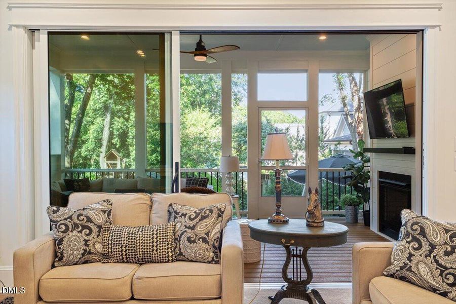 17-1713 Oberlin Rd [2473303]_17