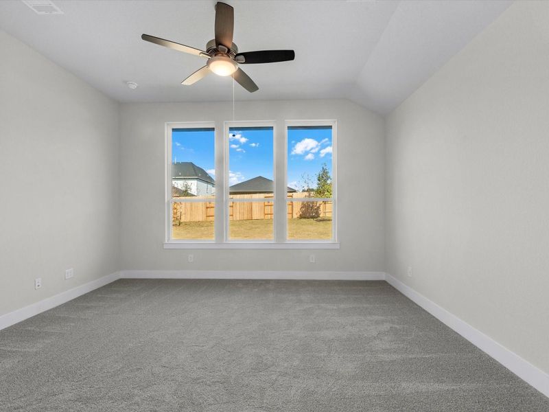 Spacious, unfurnished interior of a new home in Garden Glen at Clopton Farms, Montgomery (Image 16).