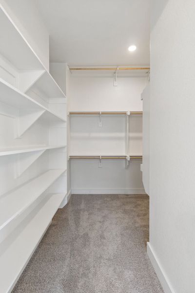 Spacious, unfurnished interior of a new home in Rainwater Crossing, Celina (Image 29).