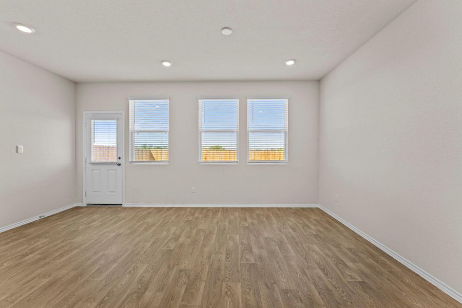 Spacious, unfurnished interior of a new home in Bollinger, Maxwell (Image 14).