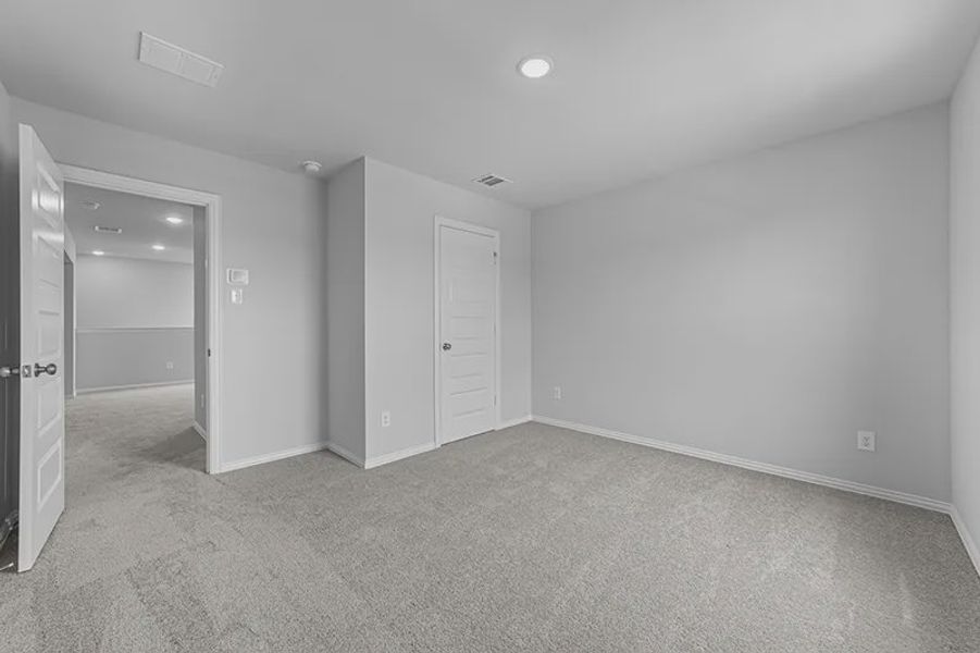 Spacious, unfurnished interior of a new home in Rolling Ridge, Van Alstyne (Image 25).