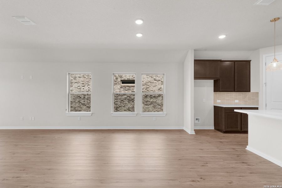 Spacious, unfurnished interior of a new home in Clear Creek, New Braunfels (Image 16). Spacious, unfurnished interior of a new home in Clear Creek, New Braunfels (Image 16).