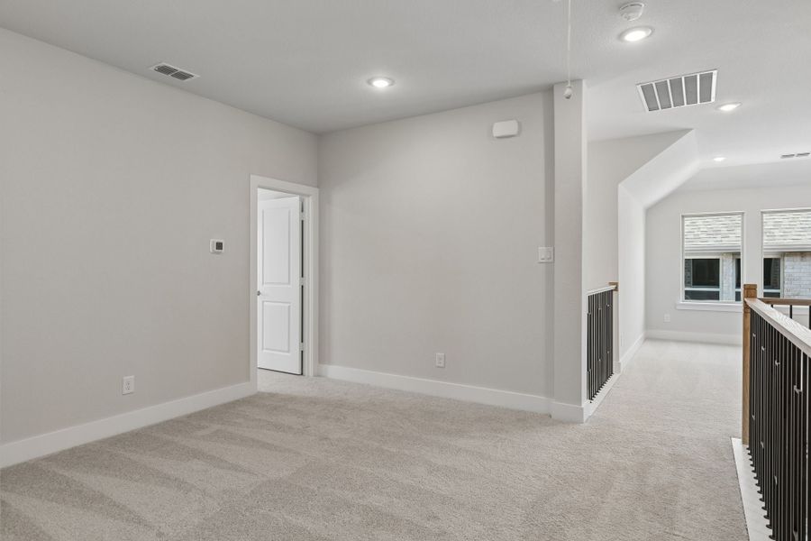 Spacious, unfurnished interior of a new home in Painted Tree Lakeside, McKinney (Image 28).
