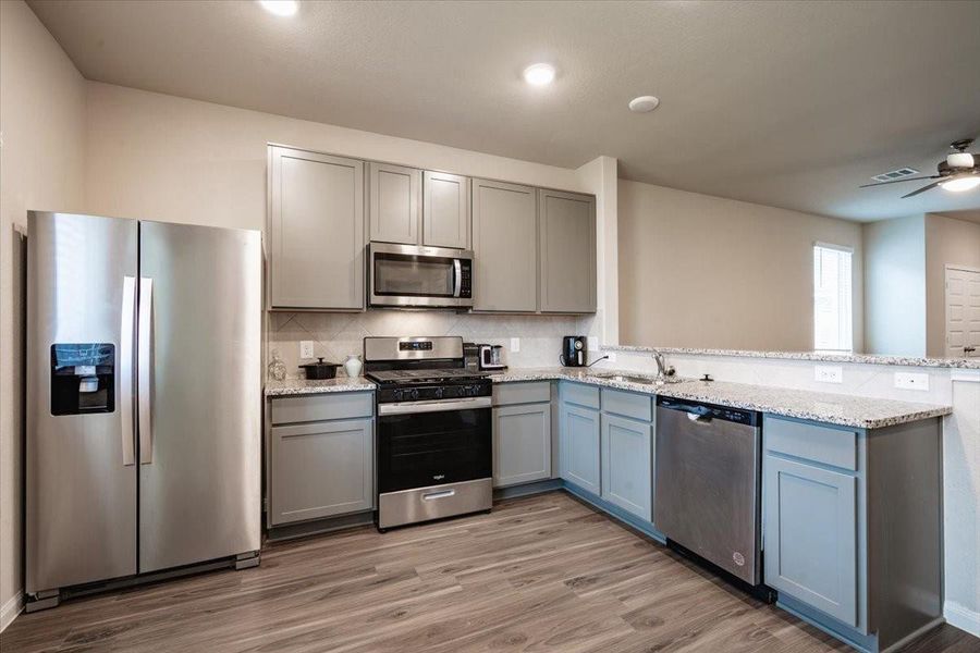 Furnished interior view inside a new home in River's Edge, Conroe (Image 17). Furnished interior view inside a new home in River's Edge, Conroe (Image 17).