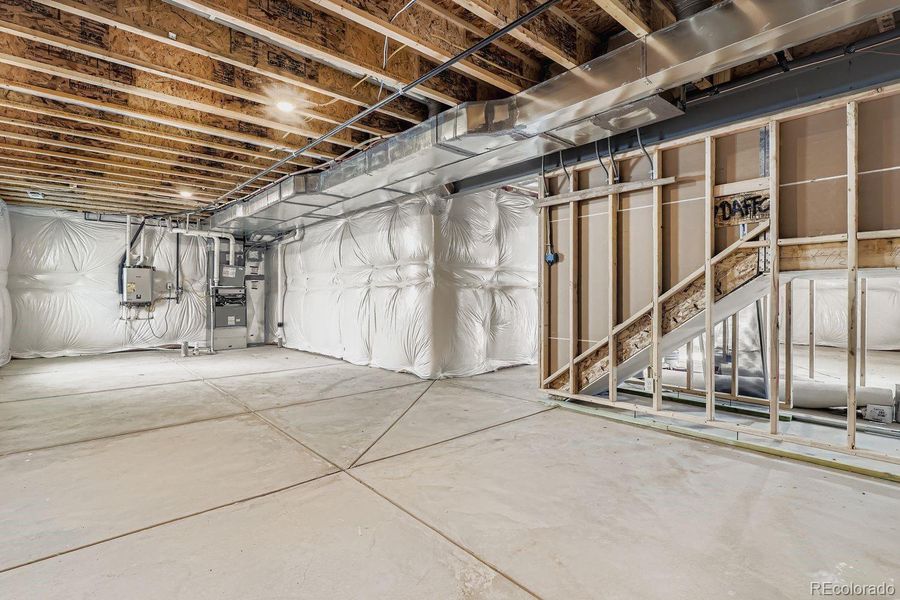 UNFINISHED BASEMENT UNFINISHED BASEMENT