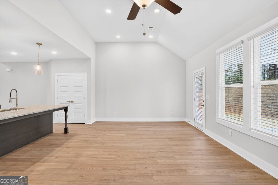 Spacious, unfurnished interior of a new home in The Fairways at Mirror Lake, Villa Rica (Image 40). Spacious, unfurnished interior of a new home in The Fairways at Mirror Lake, Villa Rica (Image 40).