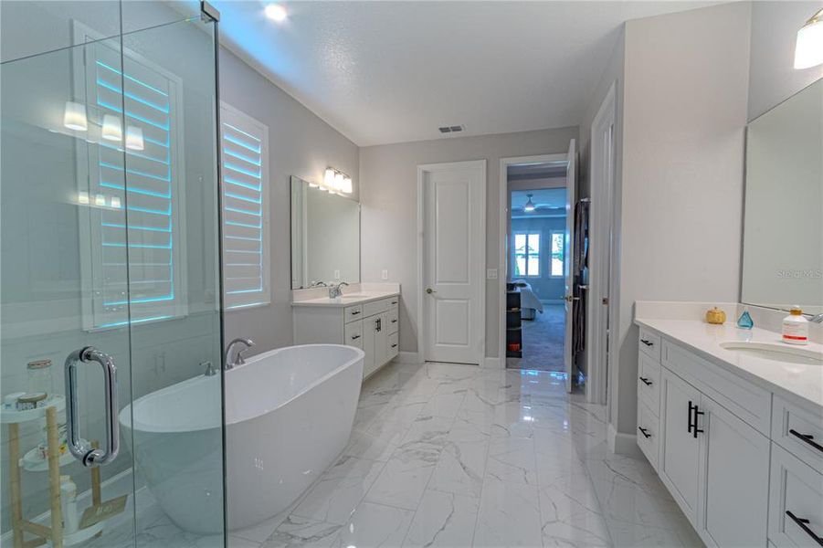 Furnished interior view inside a new home in Francisco Park, Oviedo (Image 29).